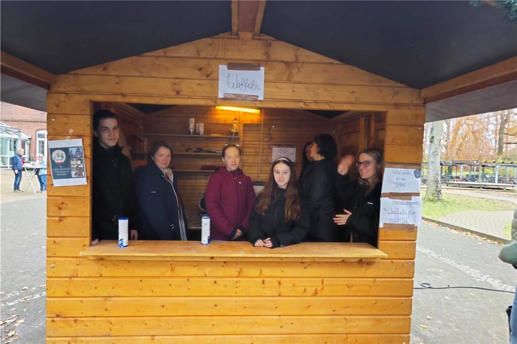 Viele Fotos : Basare an Canisiusschule und Berufskolleg Canisiusstift bestens besucht