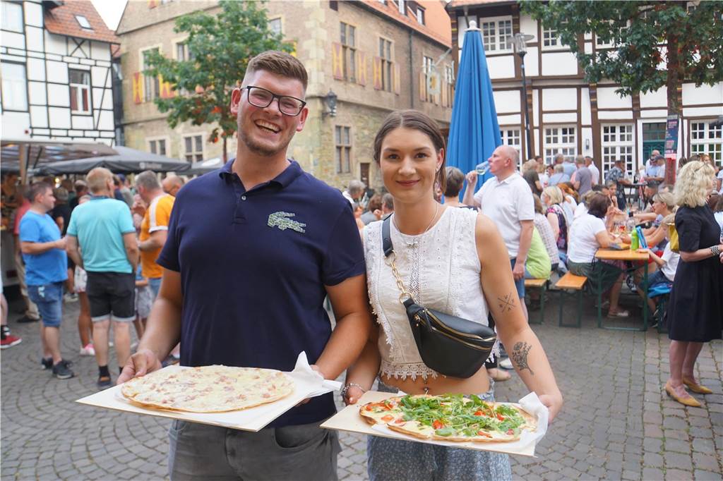 Beim Weinfest der CDU auf dem Kirchplatz St. Christophorus in Werne herrschte gute Stimmung.