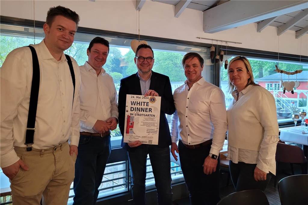Das „White Dinner“ vom Lions Club und Parkbad Süd im Stadtgarten Zu sehen sind die Veranstalter des White Dinners in Castrop-Rauxel: der Lions Club, Schirmherr Rajko Kravanja und Marlen Kempf vom Parkbad Süd.