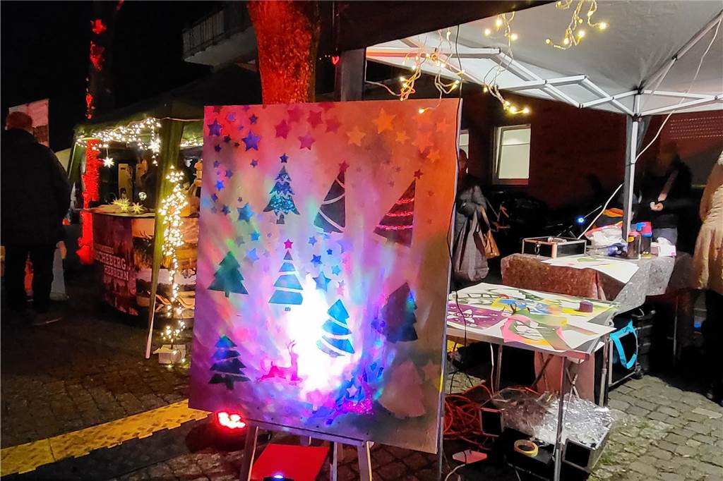 Beim Winterspecial von Ascheberg trifft sich kamen viele Menschen auf dem Katharinenplatz zusammen.