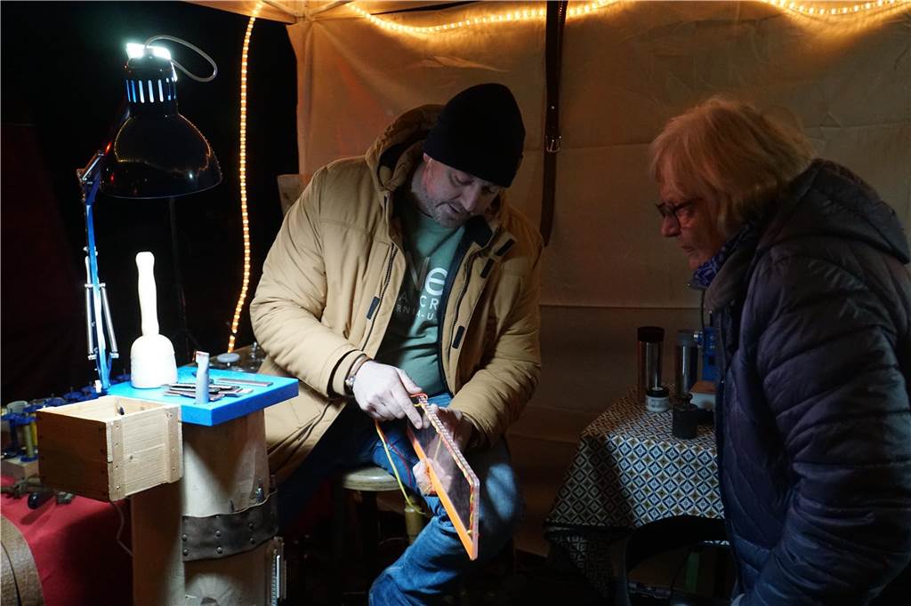 Beim Winterspecial von Ascheberg trifft sich kamen viele Menschen auf dem Katharinenplatz zusammen.