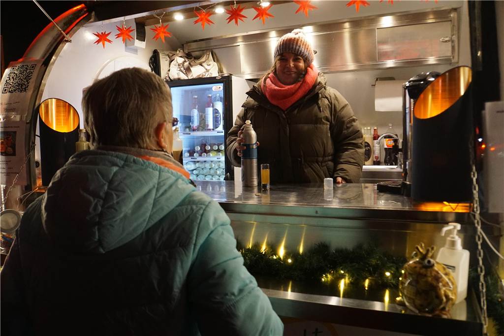 Beim Winterspecial von Ascheberg trifft sich kamen viele Menschen auf dem Katharinenplatz zusammen.