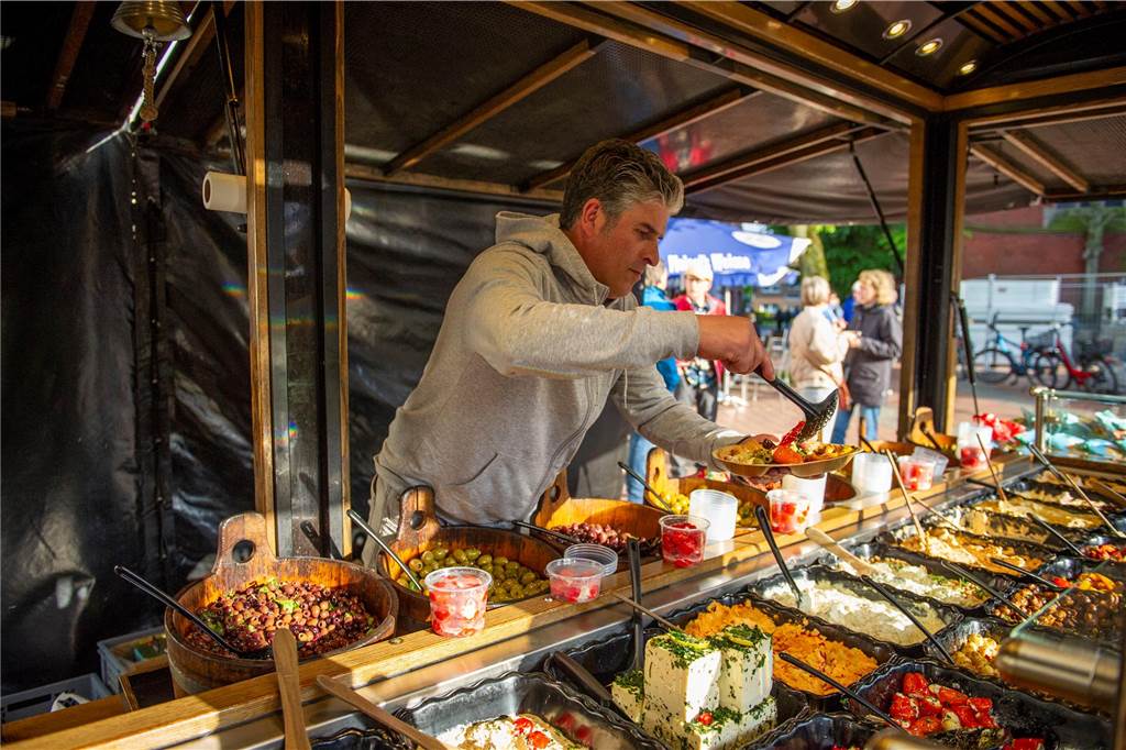 Beim zweiten Halterner Feierabendmarkt in Haltern am Mittwochabend (17. Mai) war es rappelvoll. Die Stimmung war bestens.