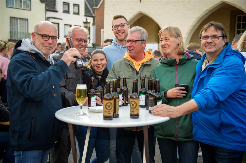 Beim zweiten Halterner Feierabendmarkt in Haltern am Mittwochabend (17. Mai) war es rappelvoll. Die Stimmung war bestens.
