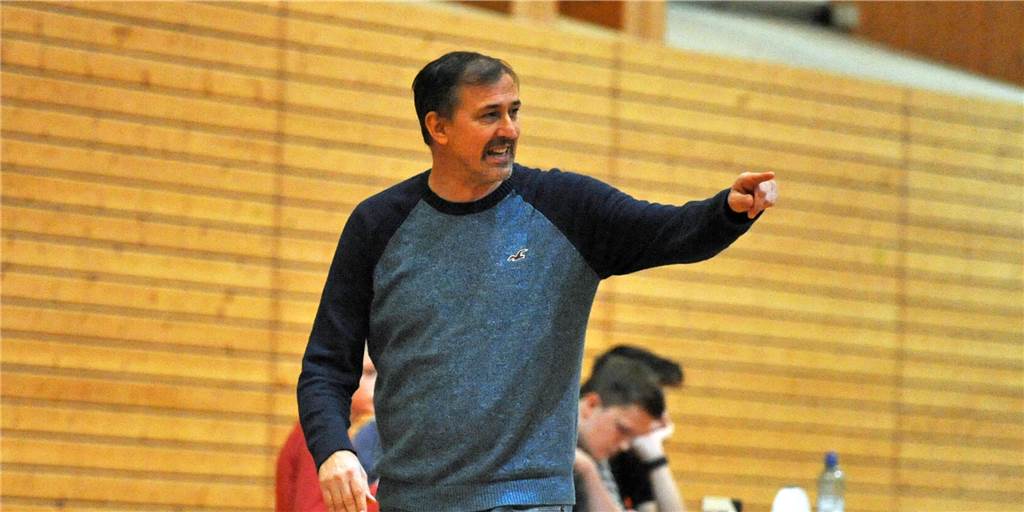 Attacke statt Abmeldung: Europapokal-Spieler verstärkt VfL Ahaus Beinahe wäre das Team von Trainer Boris Golubovic vom Spielbetrieb abgemeldet worden. Dann kamen aber unverhoffte Neuzugänge.