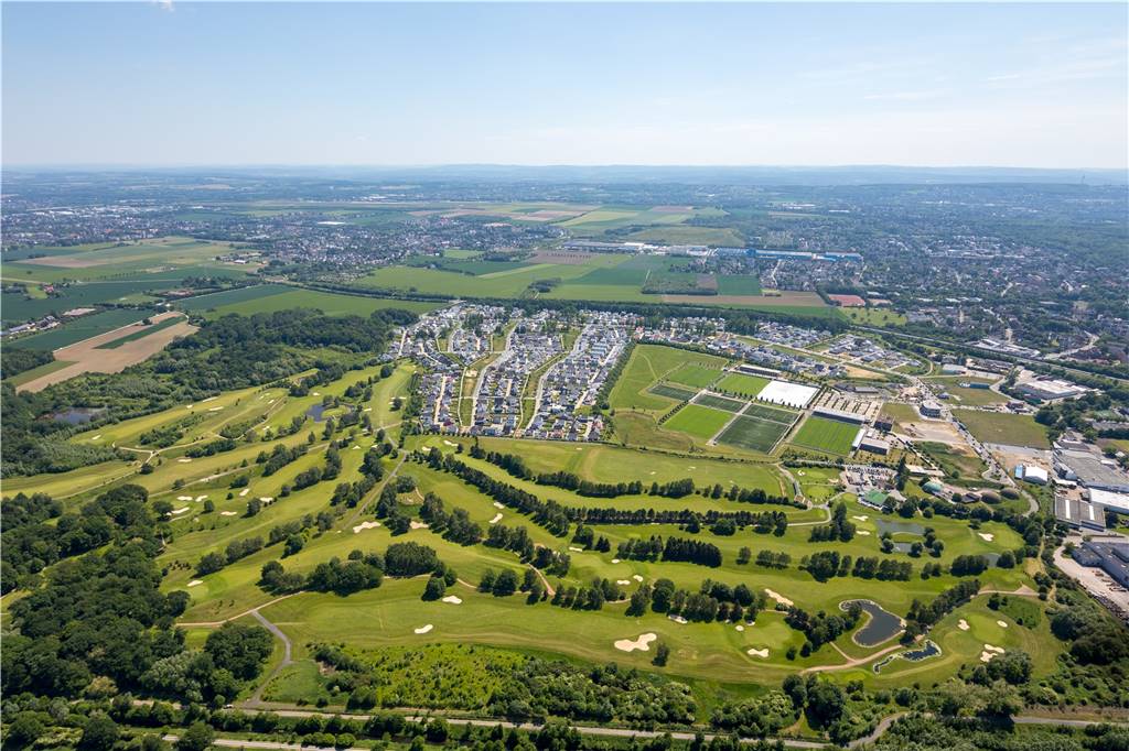 Dortmund gilt als zweitgrünste Großstadt – aber wie grün ist es hier wirklich? Beispiel Hohenbuschei: Obwohl Grün das Areal prägt gelten sowohl der Golfplatz, das Wohngebiet und das BVB-Trainingsgelände statistisch als Siedlungsbereich.