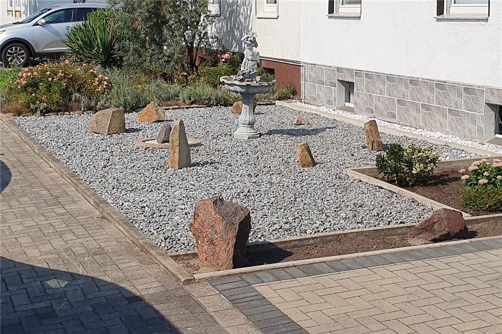 Schottergärten: Früherer Trend wird in Castrop-Rauxel überall abgelehnt Beispiele für steinerne Gärten finden sich in allen Castrop-Rauxeler Ortsteilen.