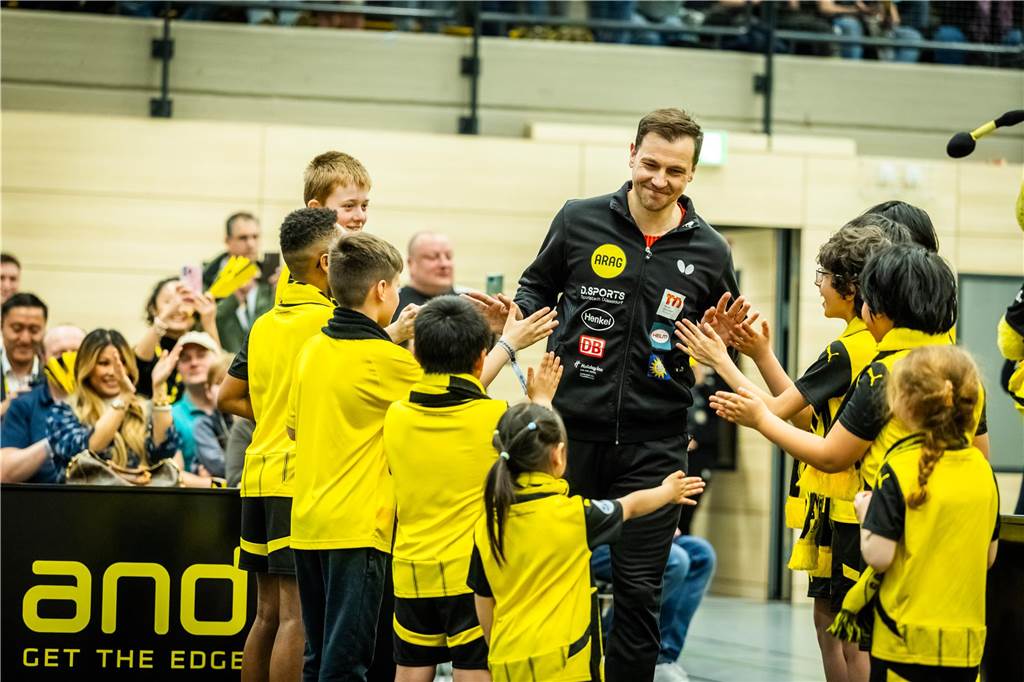 Bekannte BVB-Gesichter wie Hans-Joachim Watzke, Carsten Cramer und Reinhold Lunow besuchte das Bundesliga-Spiel Borussia Dortmunds gegen Tischtennis-Legende Timo Boll und Borussia Düsseldorf.