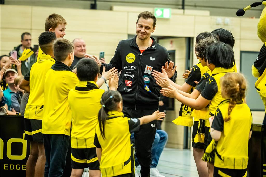 Bekannte BVB-Gesichter wie Hans-Joachim Watzke, Carsten Cramer und Reinhold Lunow besuchte das Bundesliga-Spiel Borussia Dortmunds gegen Tischtennis-Legende Timo Boll und Borussia Düsseldorf.