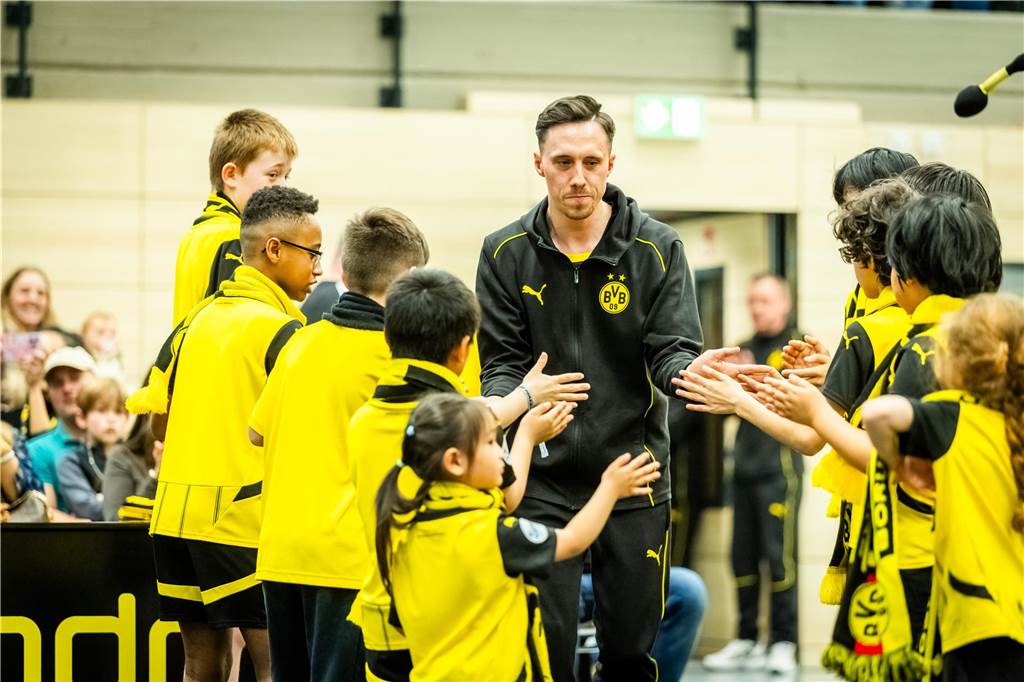 Bekannte BVB-Gesichter wie Hans-Joachim Watzke, Carsten Cramer und Reinhold Lunow besuchte das Bundesliga-Spiel Borussia Dortmunds gegen Tischtennis-Legende Timo Boll und Borussia Düsseldorf.
