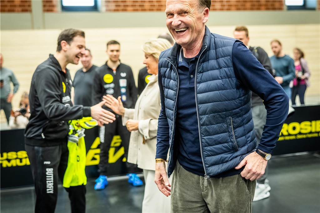 Bekannte BVB-Gesichter wie Hans-Joachim Watzke, Carsten Cramer und Reinhold Lunow besuchte das Bundesliga-Spiel Borussia Dortmunds gegen Tischtennis-Legende Timo Boll und Borussia Düsseldorf.
