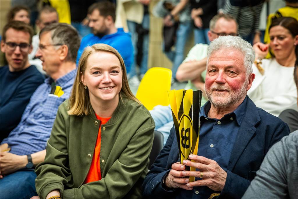 Bekannte BVB-Gesichter wie Hans-Joachim Watzke, Carsten Cramer und Reinhold Lunow besuchte das Bundesliga-Spiel Borussia Dortmunds gegen Tischtennis-Legende Timo Boll und Borussia Düsseldorf.