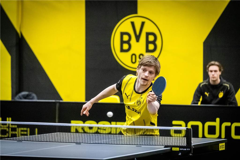 Bekannte BVB-Gesichter wie Hans-Joachim Watzke, Carsten Cramer und Reinhold Lunow besuchte das Bundesliga-Spiel Borussia Dortmunds gegen Tischtennis-Legende Timo Boll und Borussia Düsseldorf.