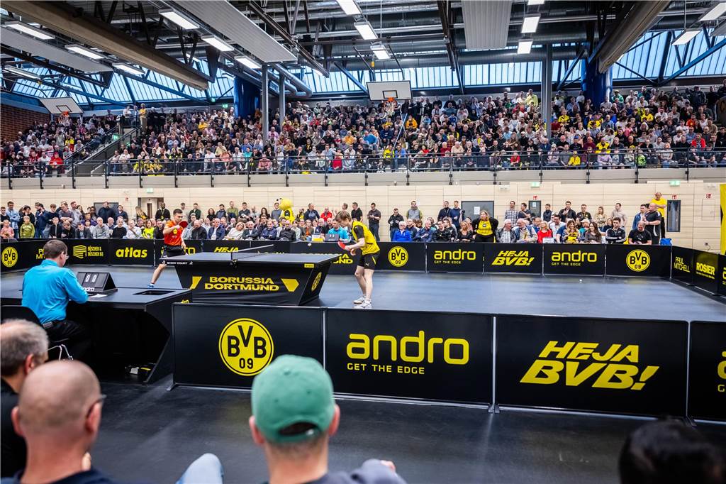 Bekannte BVB-Gesichter wie Hans-Joachim Watzke, Carsten Cramer und Reinhold Lunow besuchte das Bundesliga-Spiel Borussia Dortmunds gegen Tischtennis-Legende Timo Boll und Borussia Düsseldorf.