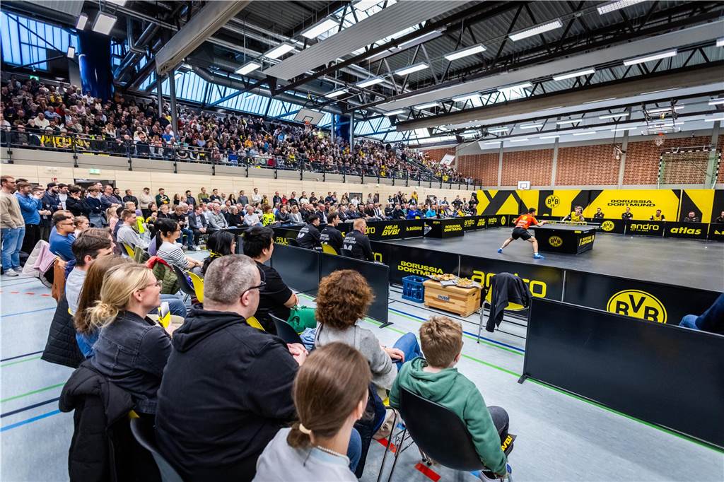 Bekannte BVB-Gesichter wie Hans-Joachim Watzke, Carsten Cramer und Reinhold Lunow besuchte das Bundesliga-Spiel Borussia Dortmunds gegen Tischtennis-Legende Timo Boll und Borussia Düsseldorf.