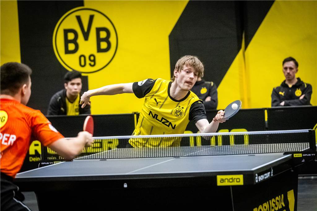 Bekannte BVB-Gesichter wie Hans-Joachim Watzke, Carsten Cramer und Reinhold Lunow besuchte das Bundesliga-Spiel Borussia Dortmunds gegen Tischtennis-Legende Timo Boll und Borussia Düsseldorf.
