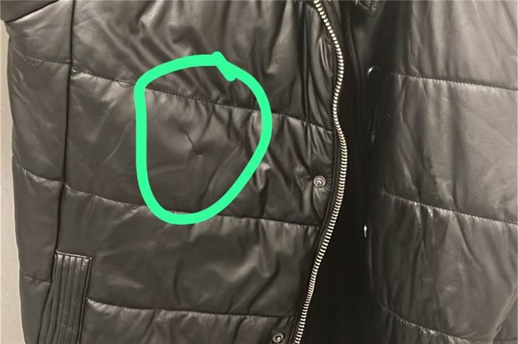 asdfasdf: asdfasdfasdf Schnitt in einer Jacke.