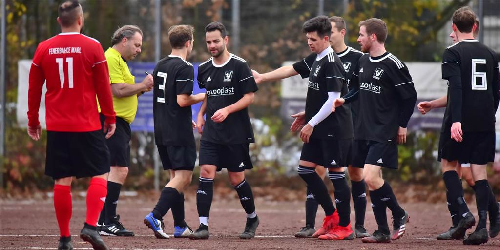 Sythen präsentiert noch einen Neuzugang - vom ETuS Haltern Bekommen noch einen weiteren neuen Teamkollegen: Die Spieler des TuS Sythen.