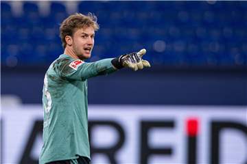 Bekommt auf Schalke mehr Spielpraxis als er wahrscheinlich geahnt hat: Torhüter Frederik Rönnow steht beim Schlusslicht oft unter „Dauerbeschuss“ - und schlägt sich dabei bislang recht wacker.