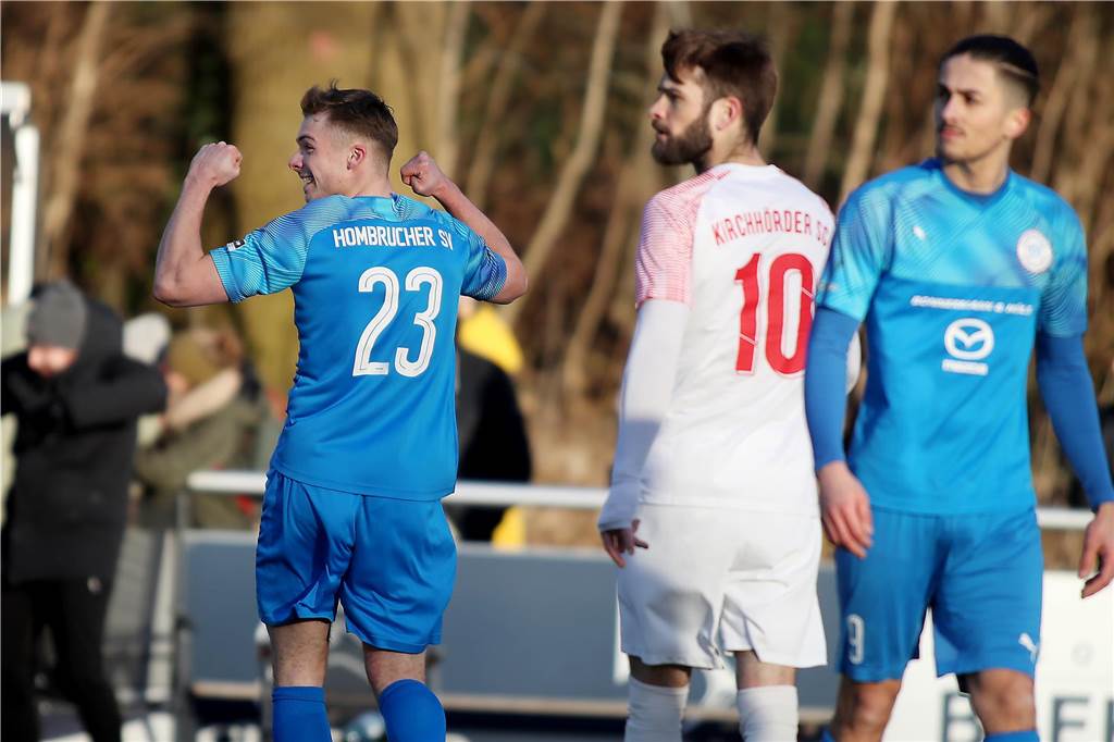 Hombrucher SV gewinnt spannendes Derby gegen Kirchhörder SC: Kalpakidis fliegt vom Platz Benedikt Buchholz (l.) feiert Hombruchs Sieg, der Anschlusstreffer von Alexander Voss (M.) reichte dem KSC nicht.