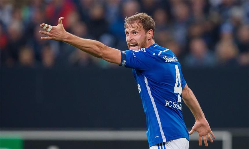 Benedikt Höwedes - Innenverteidiger - Vertrag bis 2020