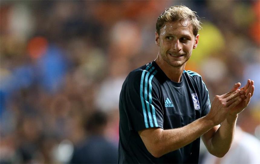 Höwedes: "Einsatz noch in dieser Saison" Benedikt Höwedes möchte in dieser Saison wieder für den S04 auflaufen.