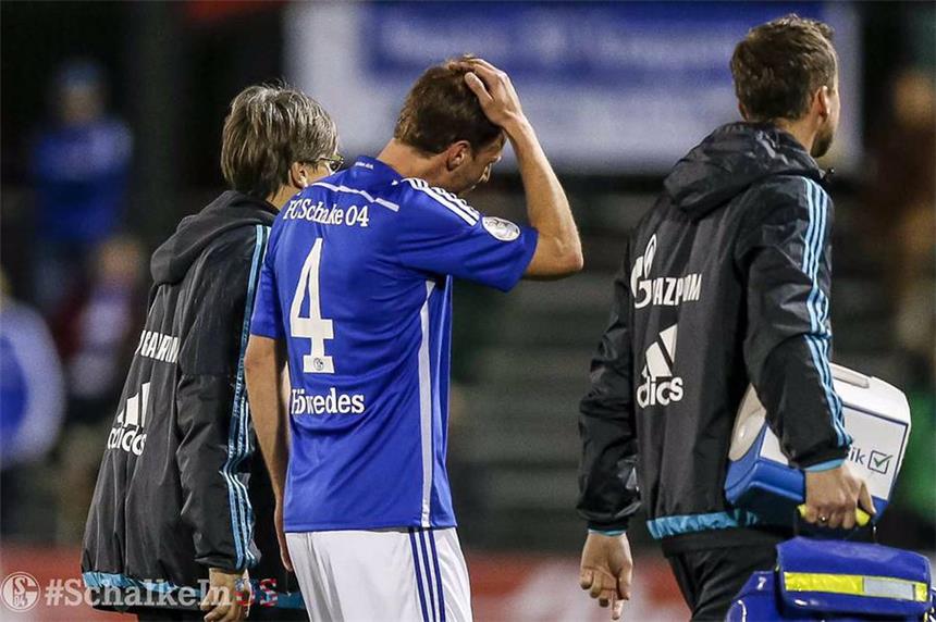 Schalke dementiert Ausstiegsklausel für Sané Benedikt Höwedes muss mehrere Wochen pausieren.