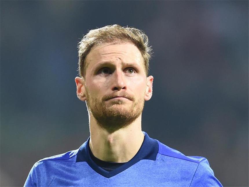 Benedikt Höwedes muss weiter auf sein Debüt bei Juventus Turin warten. 