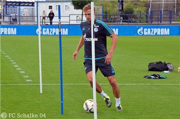 Benedikt Höwedes steigerte am Dienstag sein Trainingsprogramm und steht vor der Rückkehr ins Teamtraining.