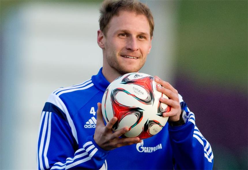 Schalke absolviert Trainingslager in Österreich Benedikt Höwedes und der FC Schalke 04 bereiten sich in den kommenden Jahren in Ferienregion Nationalpark Hohe Tauern auf die neue Saison vor.