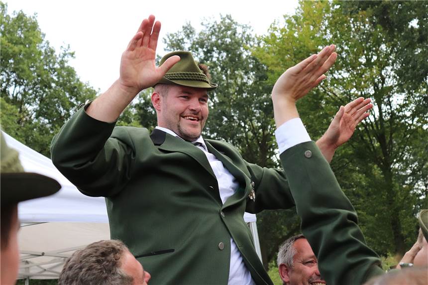 Absage wegen Coronavirus: Borker Schützenfest fällt in diesem Jahr aus Benedikt Hülsbusch hat 2018 bei Schützenfest der Bürgerschützengilde Bork den Vogel abgeschossen. In diesem Jahr wird der Verein keinen Nachfolger für ihn suchen.