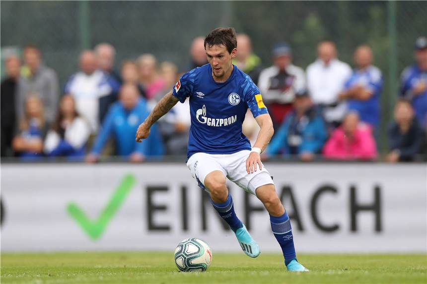 Schalke-Neuzugang Benito Raman bricht das Training ab Benito Raman verletzte sich beim Training am Dienstagnachmittag.