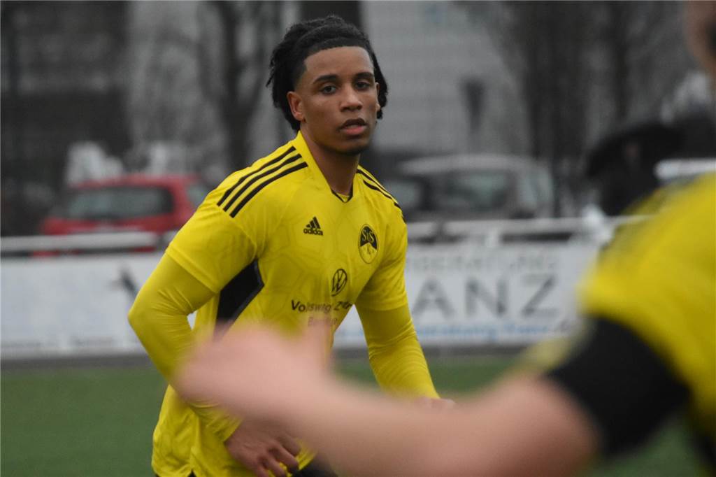 Benjamin Abdou: Kaiserau-Verteidiger spielt seit Comeback groß auf Benjamin Abdou hat sich beim SuS Kaiserau in die erste Elf gespielt.