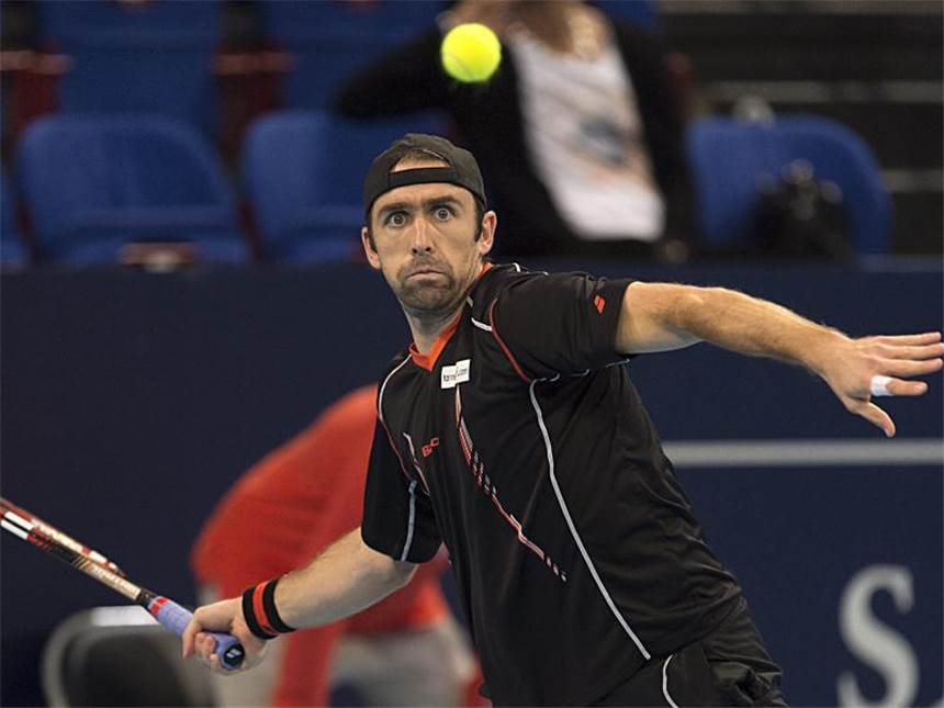 Struff in Auckland weiter - Becker in Sydney raus Benjamin Becker unterliegt in Sydney Leonardo Mayer. Foto: Georgios Kefalas