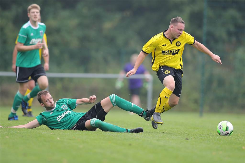 „Keine Lust, da unten rumzudümpeln“: Capeller Fußballer orientiert sich Richtung Spitze Benjamin Gumprich wollte vor Jahren bereits mit dem Fußball aufhören.