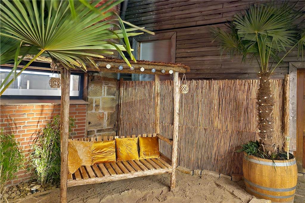 Saustall eröffnet am 1. April die Beach-Bar: Party unterm Sternenhimmel Bereit für laue Nächte unter Palmen: Der Saustall eröffnet am 1. April seine Beachbar mit der ersten Summer-Party des Jahres.
