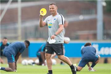 Bereitet sein Team in Schladming auf die Saison vor: Hertha-Coach Pal Dardai. Foto: Annegret Hilse