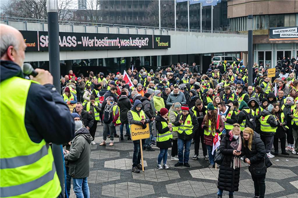 Großer Streik-Tag in Dortmund: Viele Sparkassen-Filialen bleiben dicht Bereits am 9. März streikten die Verdi-Mitglieder in Dortmund. Eine Demo wird es diesmal in Dortmund allerdings nicht geben.