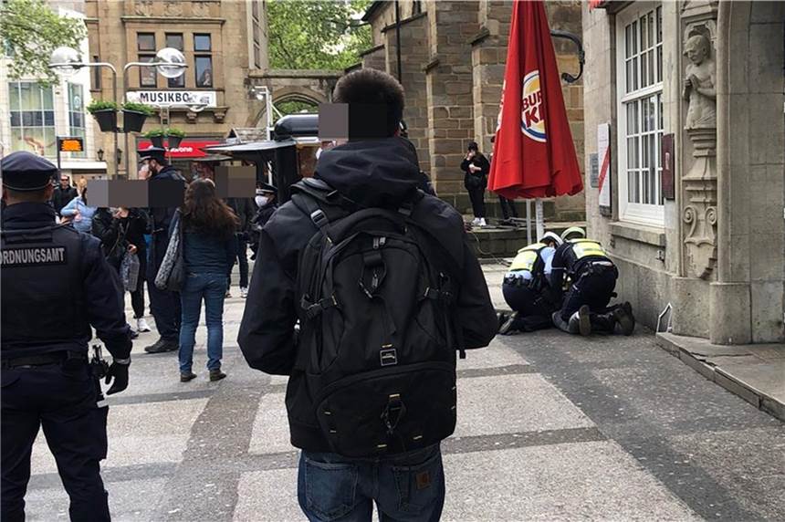Dortmund untersagt Demonstration gegen Corona-Einschränkungen Bereits am vergangenen Samstag hatte es eine Demonstration in der Dortmunder Innenstadt gegeben. Dabei kam es auch zu Festnahmen.