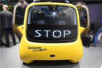 Bereits auf dem Genfer Autosalon im März 2018 hat Volkswagen (VW) den „Sedric School Bus“ präsentiert. Auf der Cebit ist nun eine Version für Aktivsportler zu sehen. für Foto: Uli Deck/Archiv