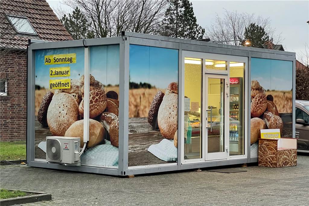 „Urlaubsfeeling“ in Capelle: Neue Verkaufsstelle der Bäckerei Röwekamp Bereits von außen ist zu erkennen, was im Inneren verkauft wird.