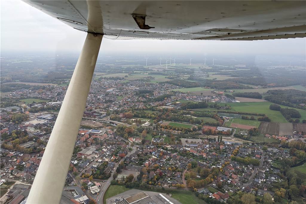 Genau vor 60 Jahren: Erste Landung auf dem Flugplatz Stadtlohn-Vreden Bereits vor 60 Jahren flog die Maschine von Hans-Werner Hecking über die Region.