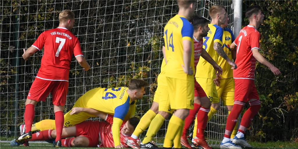 Bereits vor dem Spielabbruch war die Partie zwischen der Spvg Schwerin (gelb) und dem TuS Hattingen umkämpft, wie beide Trainer bestätigten.