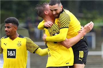 Berkan Taz (r.) hat beim 4:1-Sieg gegen den MSV Duisburg allen Grund zum Jubeln. An allen Treffern ist er direkt beteiligt.