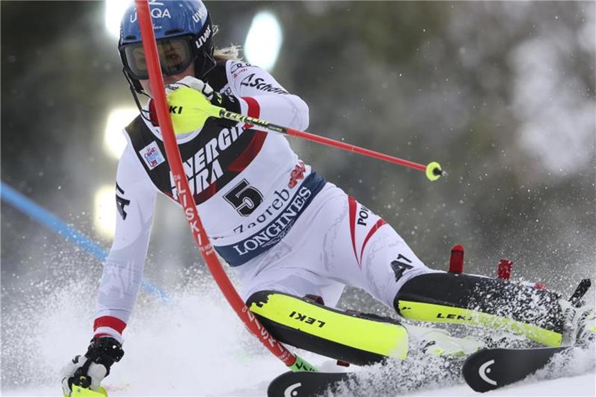 Shiffrin gewinnt auch Flutlicht-Slalom in Flachau Bernadette Schild führt nach dem ersten Durchgang. Foto: Shinichiro Tanaka