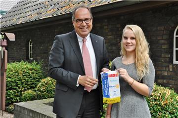 Bernd Joachim Romanski, Präsident des Rotary Clubs Lippe-Issel und Marie-Luise Böckenhoff aus Raesfeld