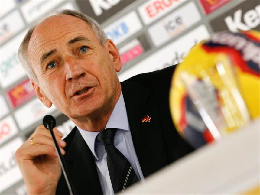 DHB-Präsident Bauer will mit Bundestrainern verlängern Bernhard Bauer ist mit den Bundestrainern zufrieden und will an ihnen festhalten. Foto: Axel Heimken