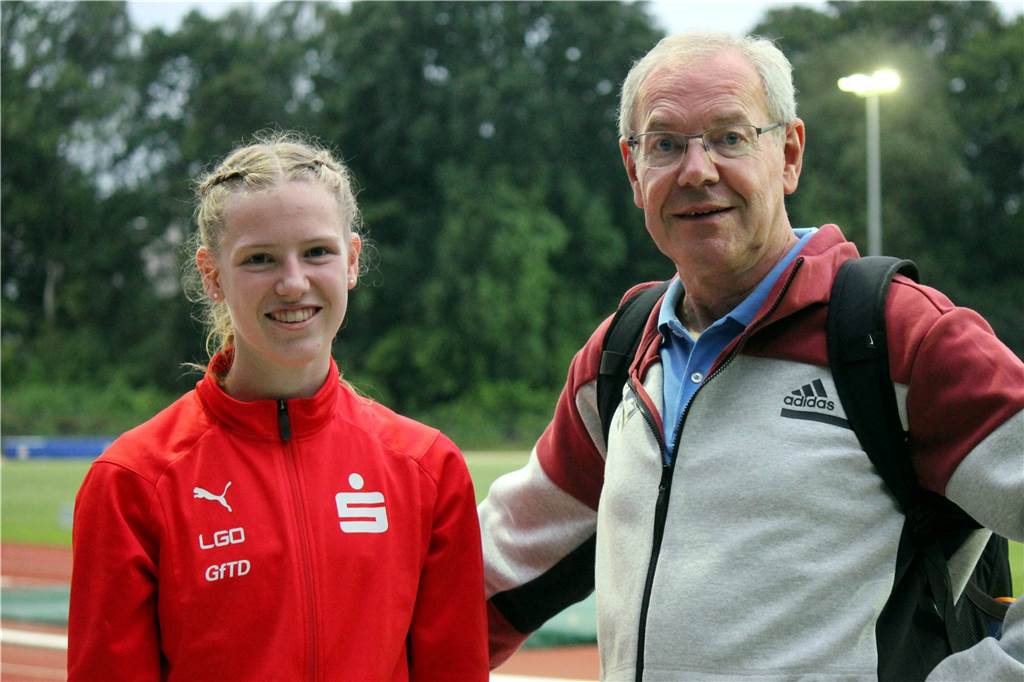 Bernhard Bußmann betreut Marie Gövert auch weiterhin, trotz ihres Wechsels zur LG Olympia Dortmund.