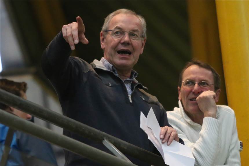 Bernhard Bußmann plant seinen Rückzug als Vorsitzender des SuS Olfen für 2021 Bernhard Bußmann (l.) ist als Funktionär in der westfälischen Leichtathletik aktiv.