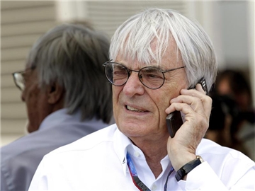 Bernie Ecclestone (l) bestimmte über 40 Jahre die Geschicke der Formel 1. Foto: Valdrin Xhemaj
